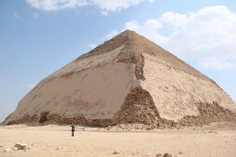 古代エジプト建築 屈折ピラミッド