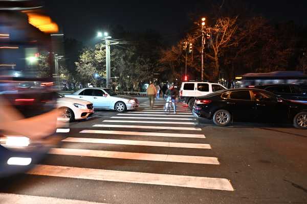 アルメニア エレバン 自動車