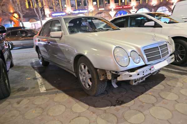 アルメニア エレバン 自動車